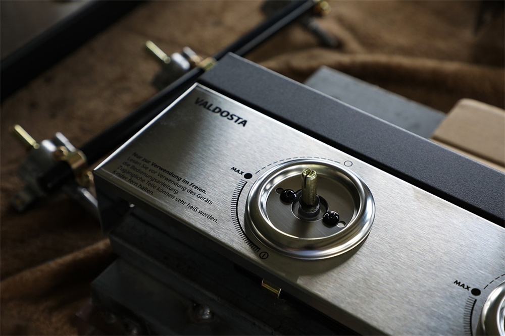 Stainless steel metal enclosure.jpg stainless-steel-metal-enclosure.jpg